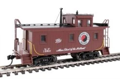 Walthers #920-103468 DM&IR Class G2 Wood Caboose - Northern Pacific #1668