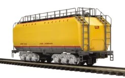 MTH 20-3856 O Auxiliary Water Tender I (Hi-Rail Wheels) - Union Pacific Cab No. UPP 814